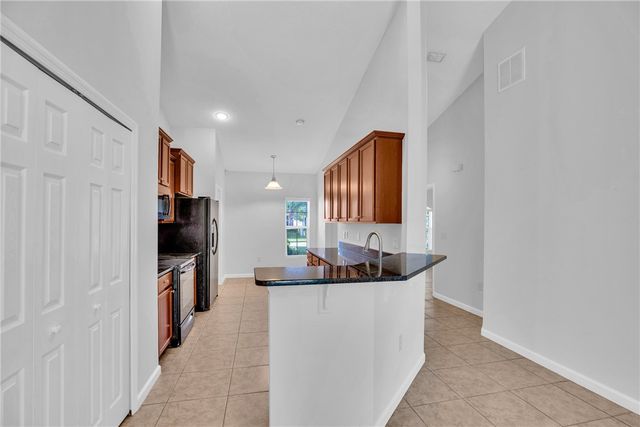1602 Lexington Square SW, Vero Beach, FL 32962