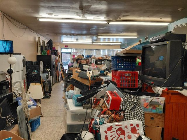 3811 W chicago Avenue, Chicago, IL 60651