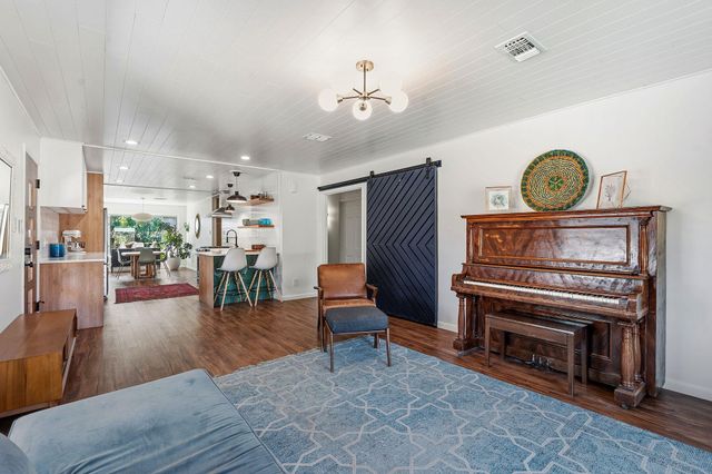 5705 Susie CT, Austin, TX 78757