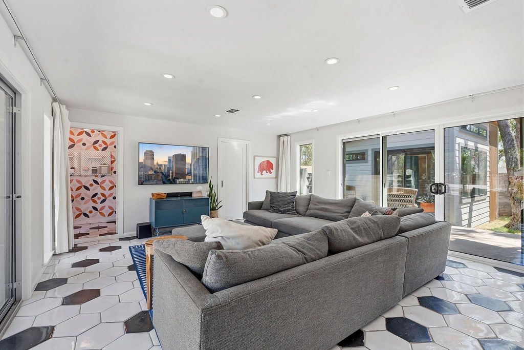 5705 Susie CT, Austin, TX 78757