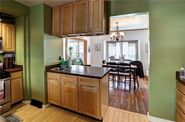 1547 Orchard Grove Avenue, Lakewood, OH 44107