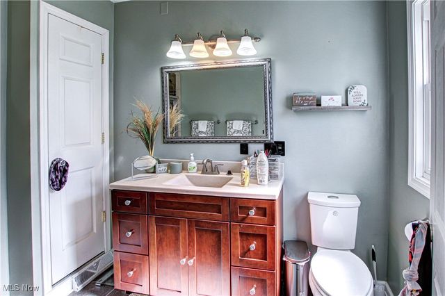 1547 Orchard Grove Avenue, Lakewood, OH 44107