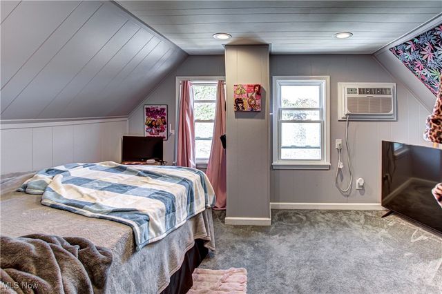 1547 Orchard Grove Avenue, Lakewood, OH 44107