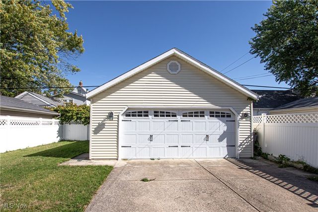 1547 Orchard Grove Avenue, Lakewood, OH 44107