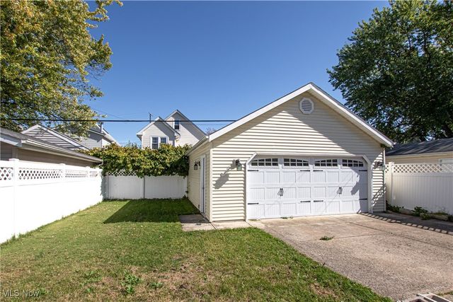 1547 Orchard Grove Avenue, Lakewood, OH 44107