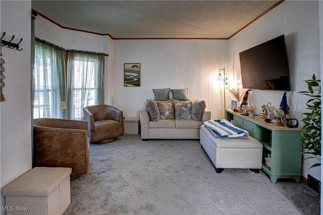 1547 Orchard Grove Avenue, Lakewood, OH 44107