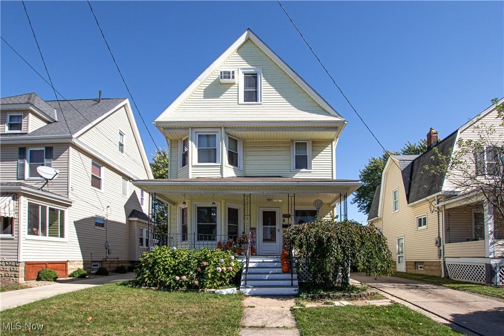 1547 Orchard Grove Avenue, Lakewood, OH 44107