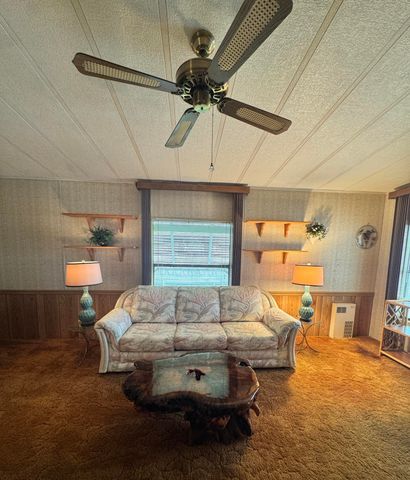 37 San Roberto, Fort Pierce, FL 34951