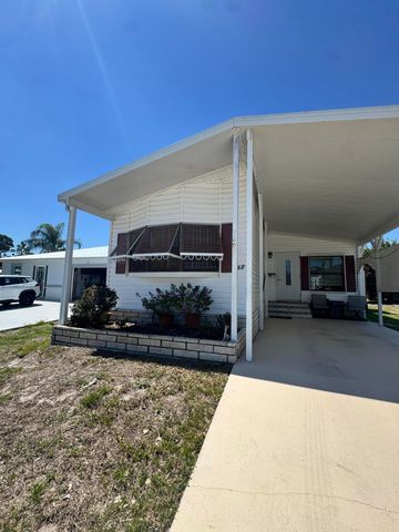 37 San Roberto, Fort Pierce, FL 34951