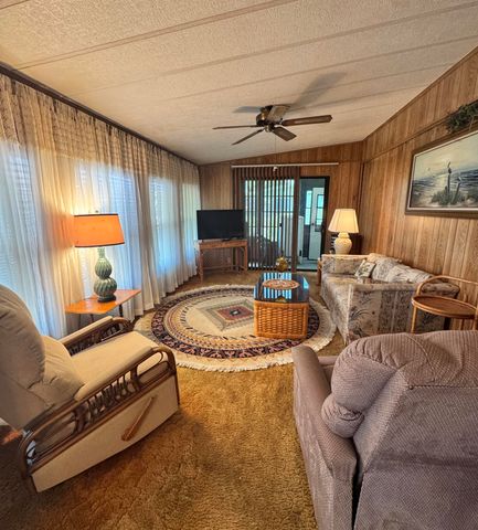 37 San Roberto, Fort Pierce, FL 34951