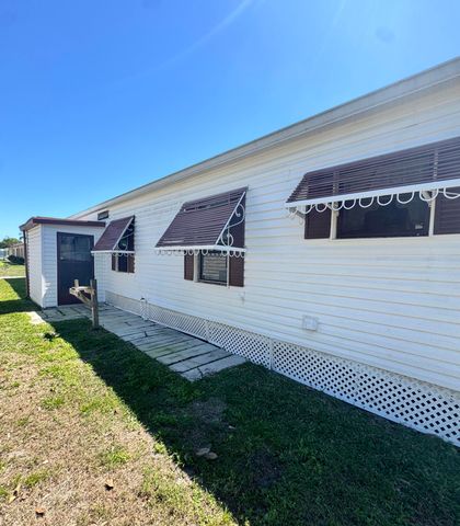 37 San Roberto, Fort Pierce, FL 34951