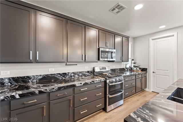 6836 Pacific Robin Street, North Las Vegas, NV 89084