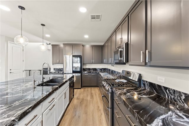 6836 Pacific Robin Street, North Las Vegas, NV 89084