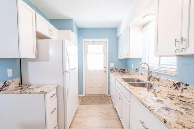 456 CIRCLEWOOD DRIVE L7, Venice, FL 34293