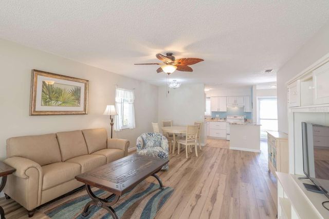 456 CIRCLEWOOD DRIVE L7, Venice, FL 34293