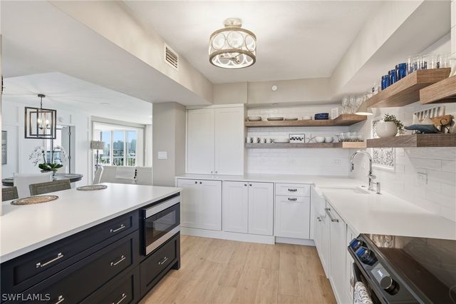 5501 Heron Point DR 602, Naples, FL 34108