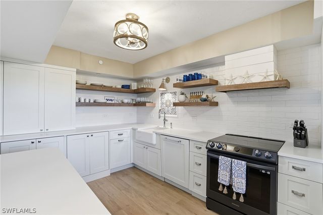 5501 Heron Point DR 602, Naples, FL 34108