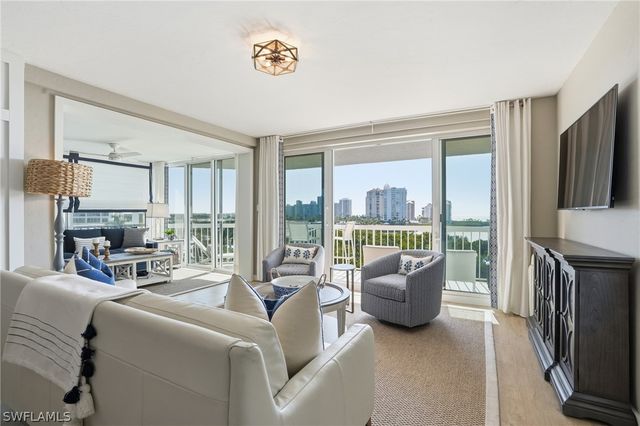 5501 Heron Point DR 602, Naples, FL 34108