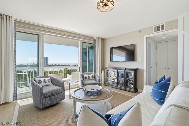 5501 Heron Point DR 602, Naples, FL 34108