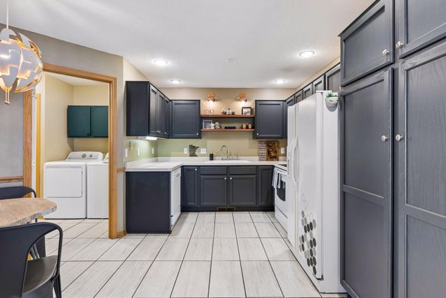 6503 Brook Lane, Savage, MN 55378