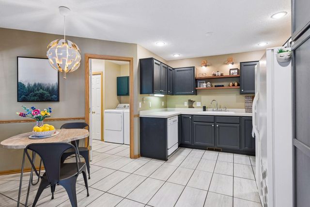 6503 Brook Lane, Savage, MN 55378