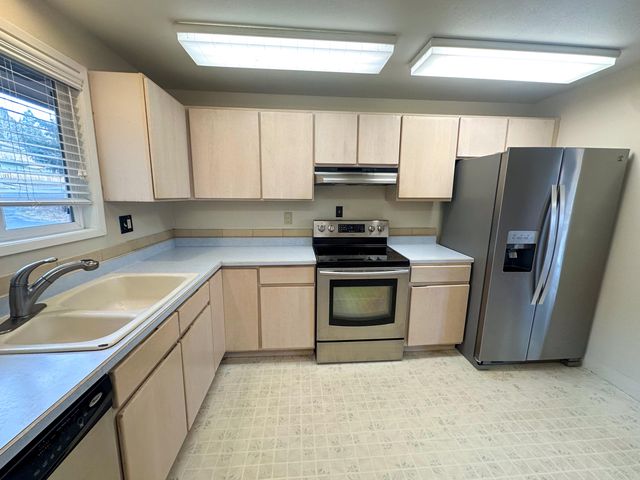 1422 Kimberly Drive, Klamath Falls, OR 97603