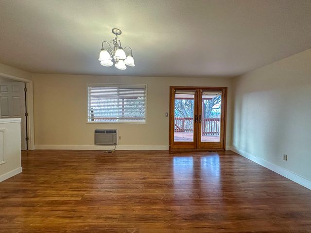 1422 Kimberly Drive, Klamath Falls, OR 97603