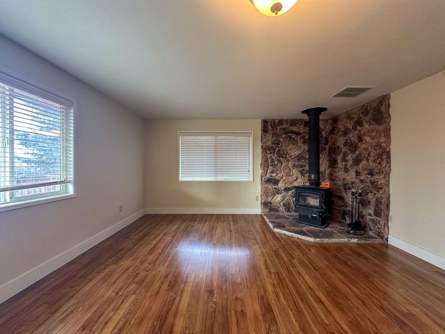 1422 Kimberly Drive, Klamath Falls, OR 97603