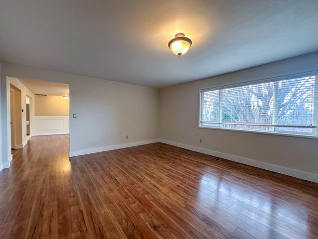 1422 Kimberly Drive, Klamath Falls, OR 97603