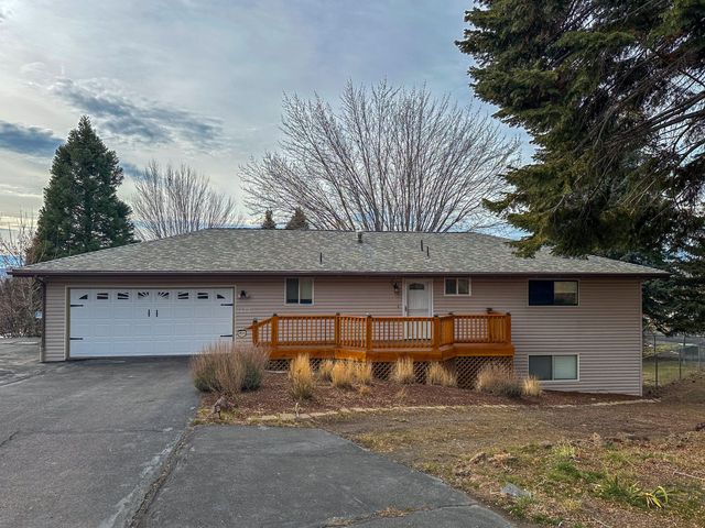1422 Kimberly Drive, Klamath Falls, OR 97603