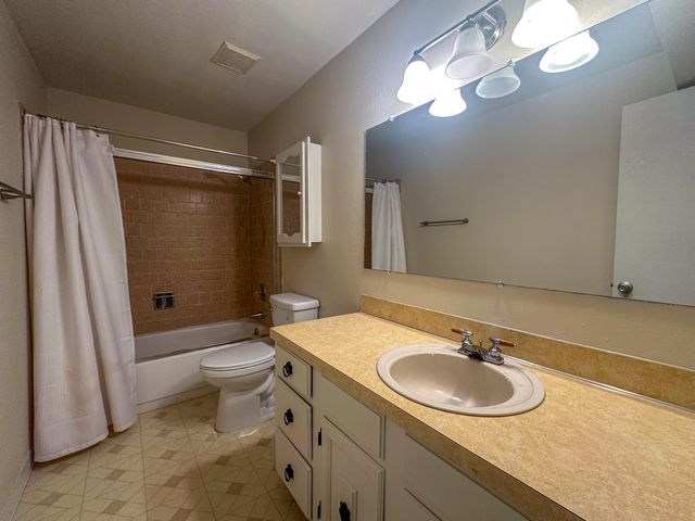 1422 Kimberly Drive, Klamath Falls, OR 97603