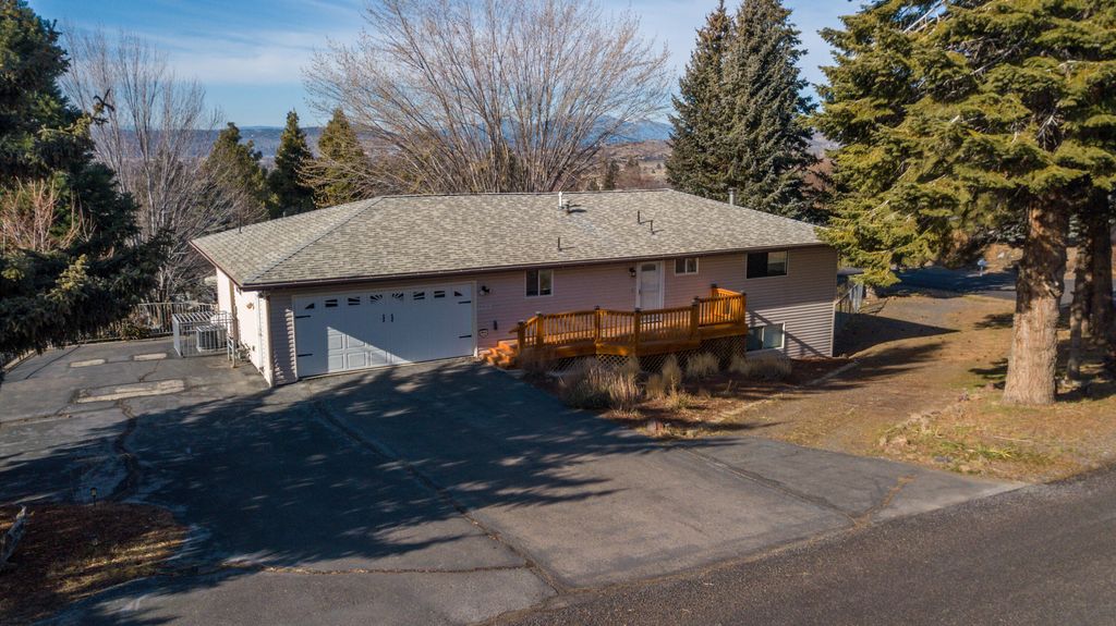 1422 Kimberly Drive, Klamath Falls, OR 97603