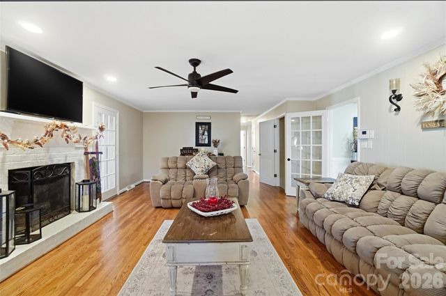 1150 Ratchford Drive, Dallas, NC 28034