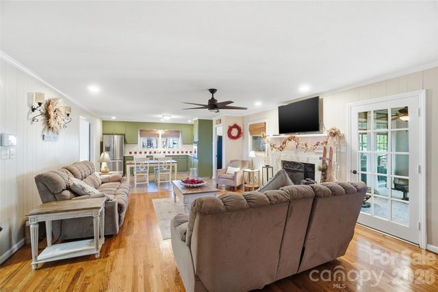 1150 Ratchford Drive, Dallas, NC 28034