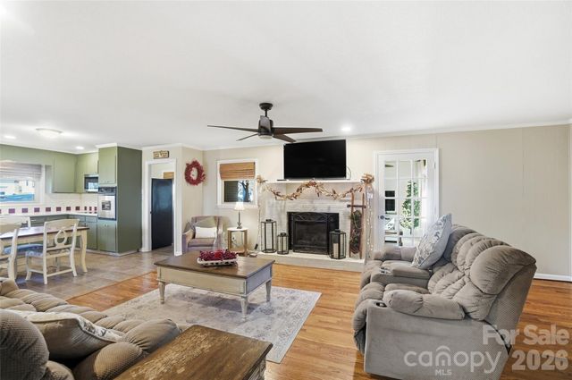 1150 Ratchford Drive, Dallas, NC 28034