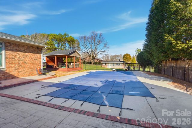 1150 Ratchford Drive, Dallas, NC 28034