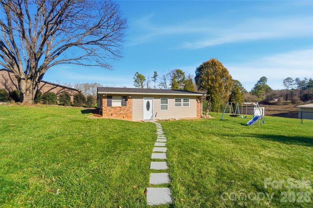 1150 Ratchford Drive, Dallas, NC 28034