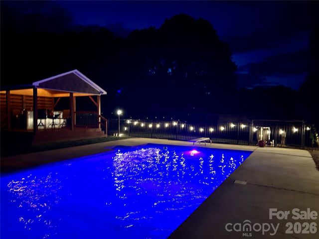 1150 Ratchford Drive, Dallas, NC 28034