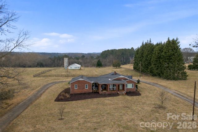 3485 Plateau Road, Newton, NC 28658