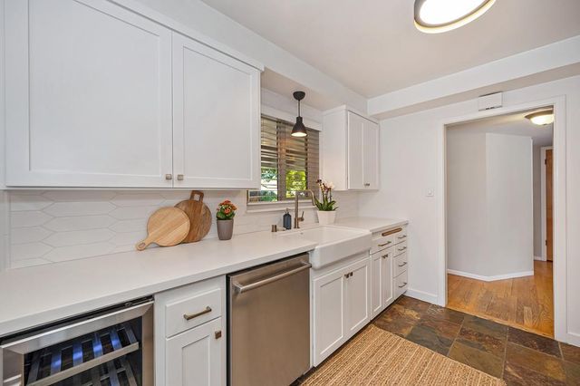 5613 Kingston Way, Sacramento, CA 95822