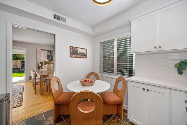 5613 Kingston Way, Sacramento, CA 95822