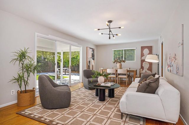 5613 Kingston Way, Sacramento, CA 95822