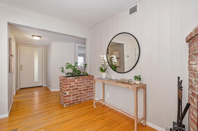 5613 Kingston Way, Sacramento, CA 95822