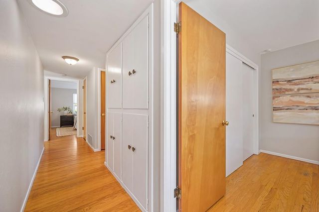5613 Kingston Way, Sacramento, CA 95822