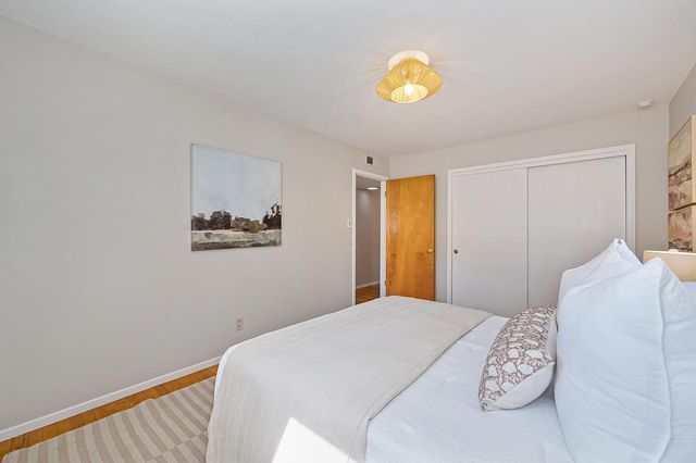 5613 Kingston Way, Sacramento, CA 95822