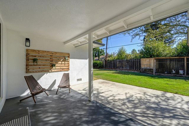 5613 Kingston Way, Sacramento, CA 95822