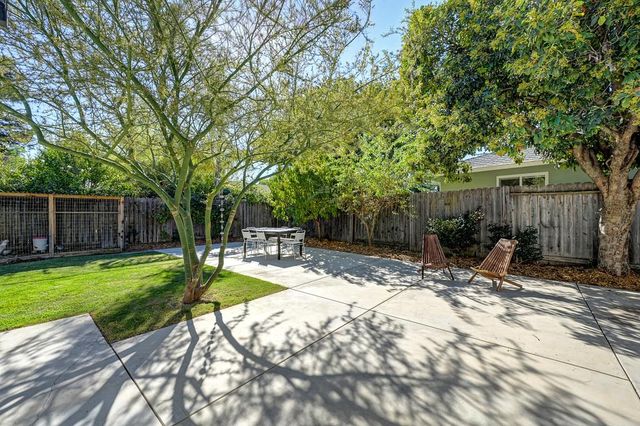 5613 Kingston Way, Sacramento, CA 95822