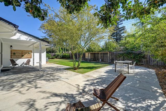 5613 Kingston Way, Sacramento, CA 95822