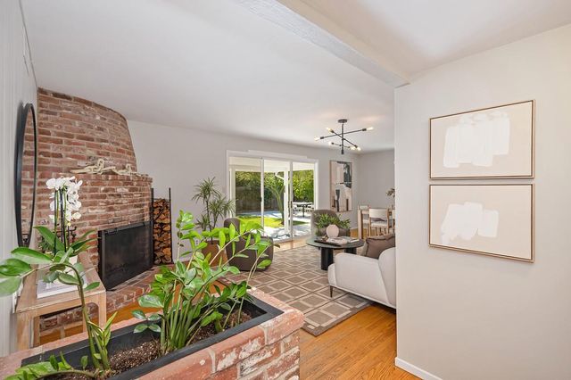 5613 Kingston Way, Sacramento, CA 95822