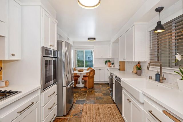 5613 Kingston Way, Sacramento, CA 95822
